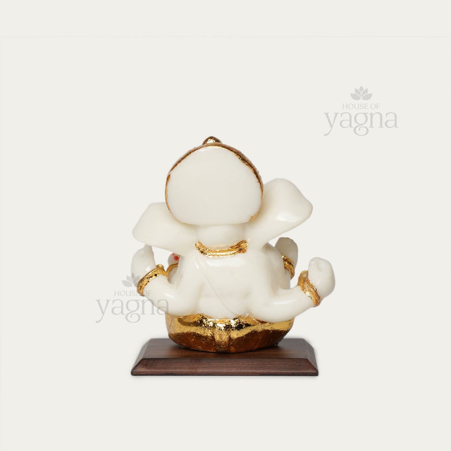 Car Ganesha Idol – Symbol of Auspicious Beginnings